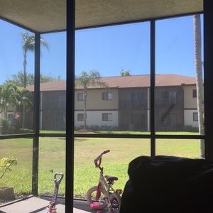 Meet your Posher, Lucy